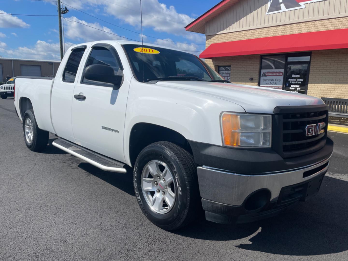 2011 White GMC Sierra 1500 Extended Cab (1GTR1TEX7BZ) with an V6, 4.3 Liter engine, Automatic, 4-Spd w/Overdrive transmission, located at 8008 Warden Rd, Sherwood, AR, 72120, (501) 801-6100, 34.830078, -92.186684 - Photo#1